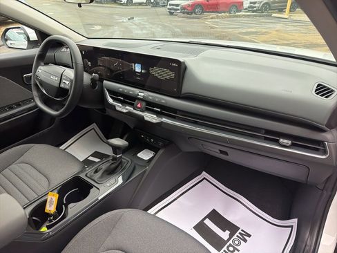 New 2025 Kia K4 EX image 15