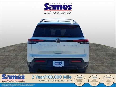 Used 2024 Nissan Pathfinder SV image 8