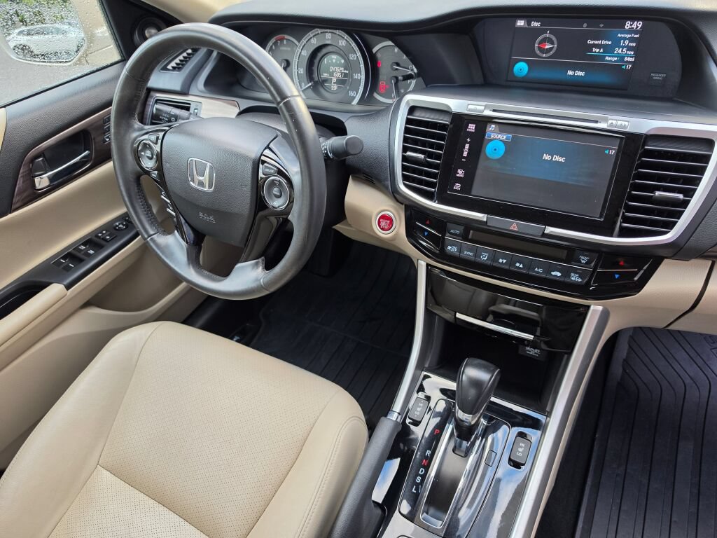 Used 2017 Honda Accord EX-L image 10