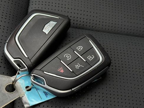 Used 2024 Cadillac Lyriq Sport AWD/4WD image 37