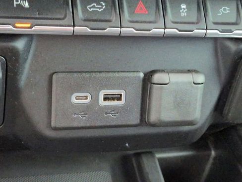 Used 2020 GMC Sierra 2500 AT4 w/ AT4 Premium Package AWD/4WD image 21