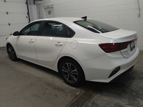 Used 2023 Kia Forte LXS w/ LXS Technology Package FWD image 3
