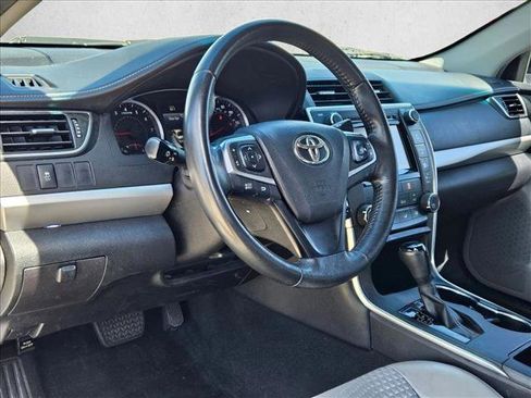 Used 2015 Toyota Camry SE image 7