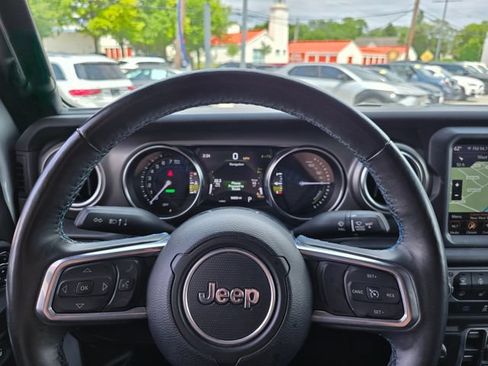 Used 2023 Jeep Wrangler Unlimited Rubicon 4xe w/ Cold Weather Group AWD/4WD image 11