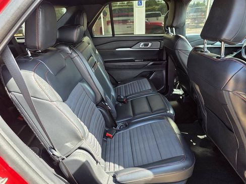 Used 2025 Ford Explorer ST-Line w/ ST-Line Street Pack AWD/4WD image 22