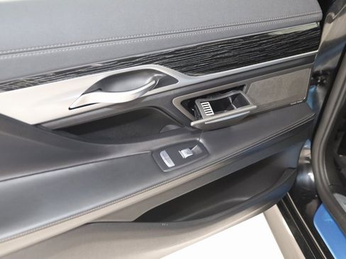 Used 2022 BMW 750i xDrive w/ M Sport Package image 66