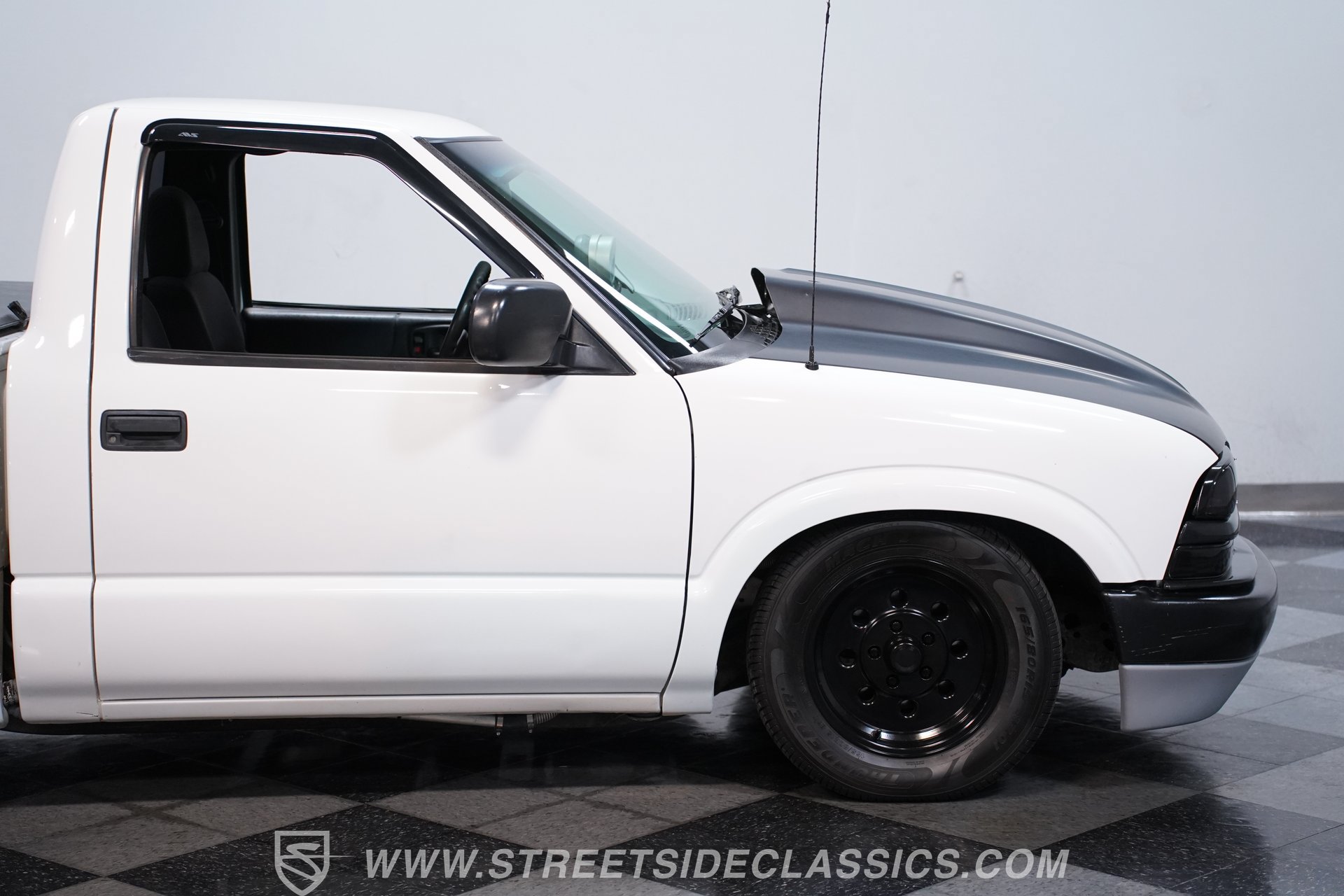 Used 2003 Chevrolet S10 Pickup 2WD Regular Cab image 23
