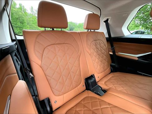 Certified 2024 BMW X7 xDrive40i AWD/4WD image 23