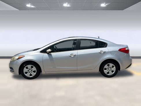 Used 2014 Kia Forte LX FWD image 2