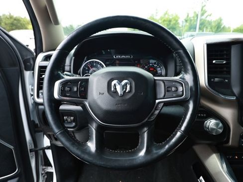 Used 2019 RAM 1500 Laramie RWD image 7