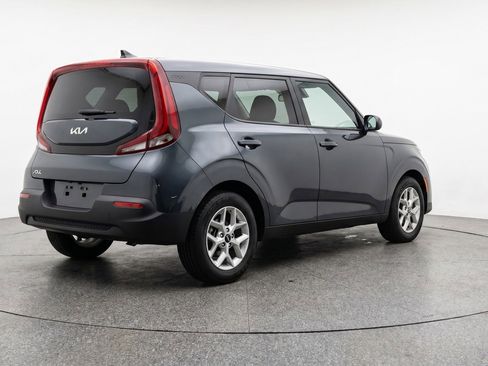 Used 2025 Kia Soul LX w/ LX Technology Package FWD image 9