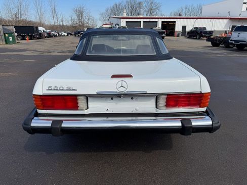 Used 1989 Mercedes-Benz 560 SL image 4