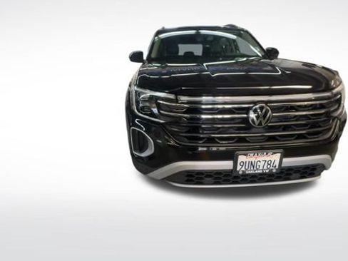 Certified 2025 Volkswagen Atlas Peak Edition SE AWD/4WD image 3