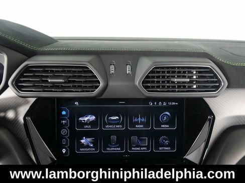 Used 2024 Lamborghini Urus Performante AWD/4WD image 23