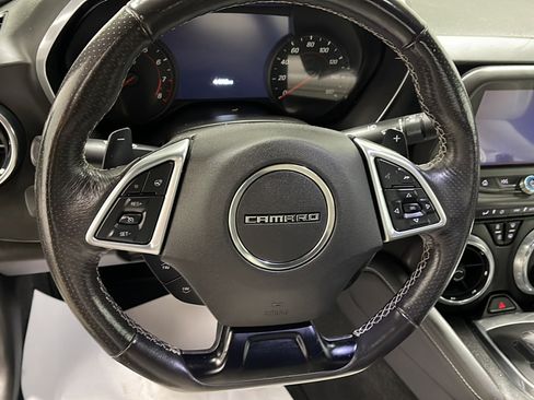 Used 2018 Chevrolet Camaro LT RWD image 4