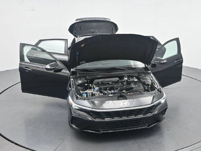 Used 2025 Hyundai Elantra Sport FWD image 45