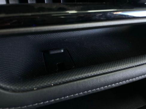 Used 2020 Toyota Highlander XLE image 50