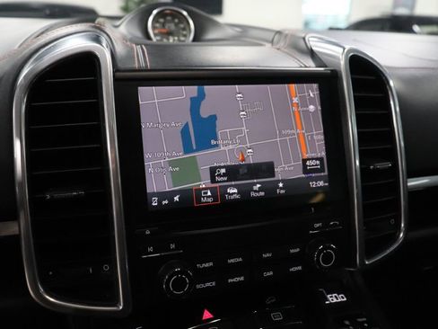 Used 2017 Porsche Cayenne Turbo image 34