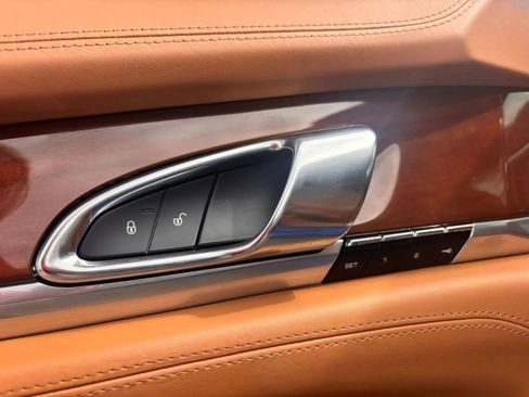Used 2016 Porsche Panamera GTS image 5