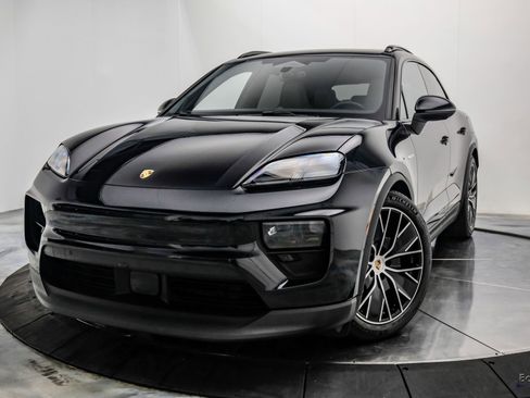 Used 2025 Porsche Macan 4 Electric AWD/4WD image 4