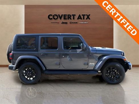 Used 2022 Jeep Wrangler Unlimited Sahara image 6