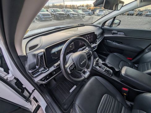 Used 2023 Kia Sportage SX image 9