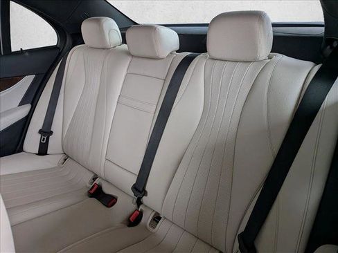 Used 2018 Mercedes-Benz E 300 image 17