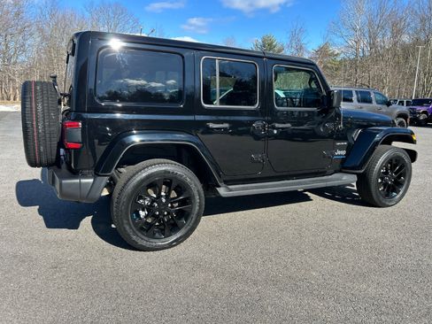 Used 2023 Jeep Wrangler Sahara w/ Cold Weather Group image 4