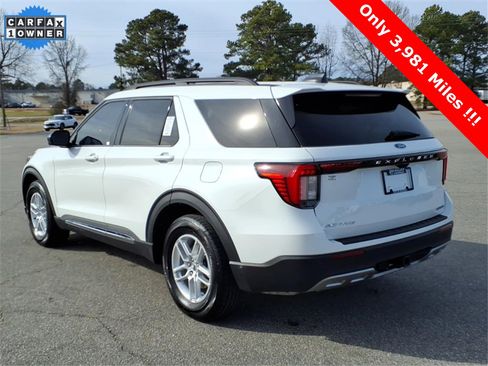 Used 2025 Ford Explorer Active w/ Active Comfort Package image 3