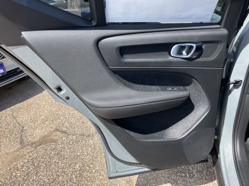 New 2026 Volvo XC40 B5 Ultra w/ Protection Package Premier AWD/4WD image 18