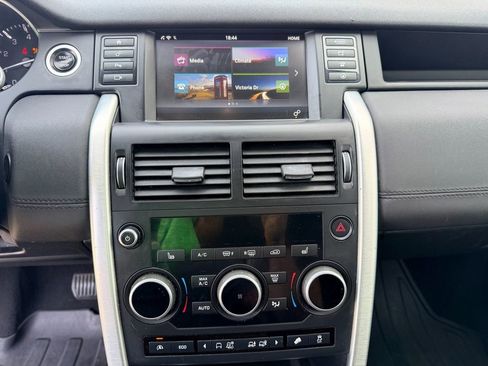 Used 2016 Land Rover Discovery Sport SE image 20