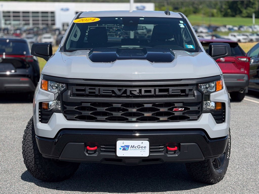 Used 2024 Chevrolet Silverado 1500 Custom Trail Boss AWD/4WD image 2