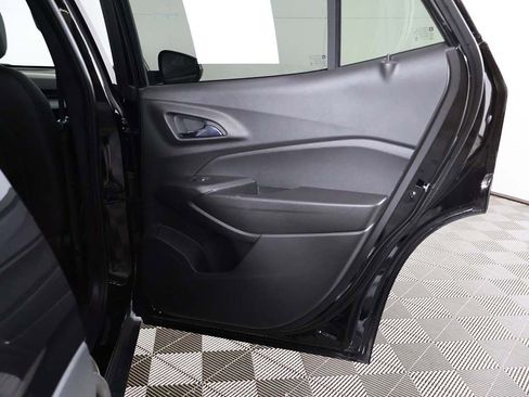 Used 2025 Chevrolet Trax LT w/ Driver Confidence Package FWD image 22