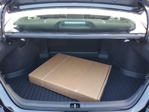 Used 2026 Toyota Camry XLE image 9