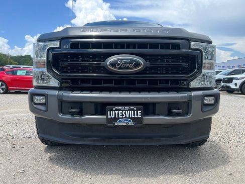 Used 2022 Ford F250 XLT w/ Black Appearance Package AWD/4WD image 3