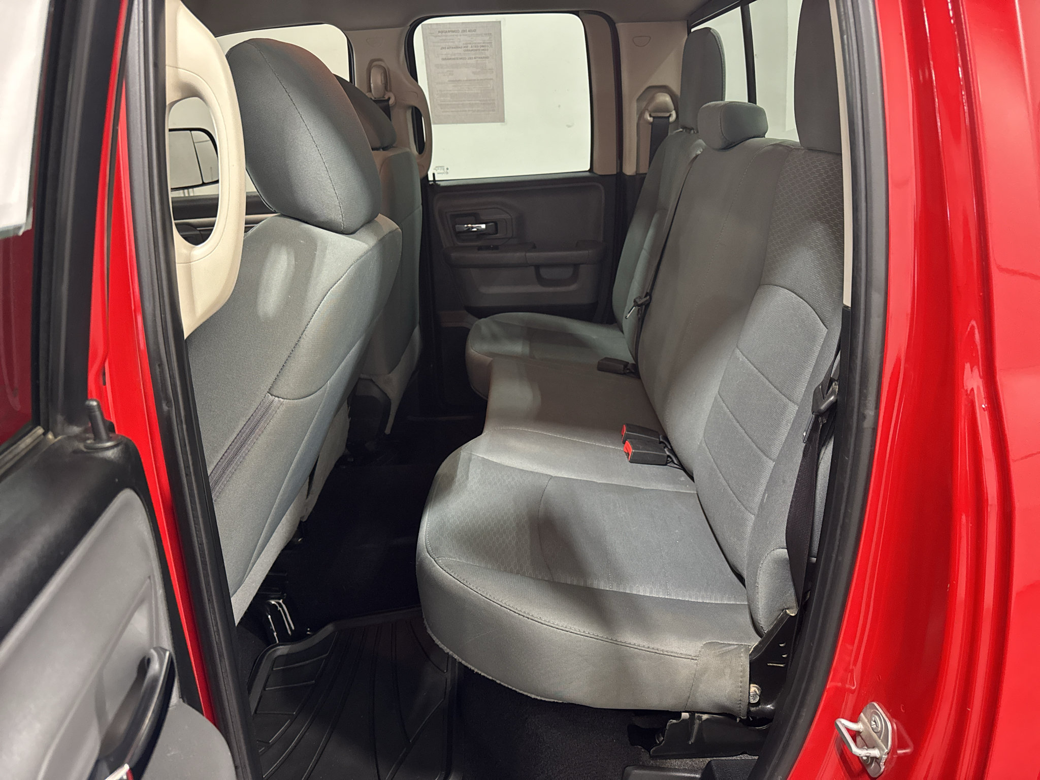 Used 2018 RAM 1500 Classic SLT AWD/4WD image 27