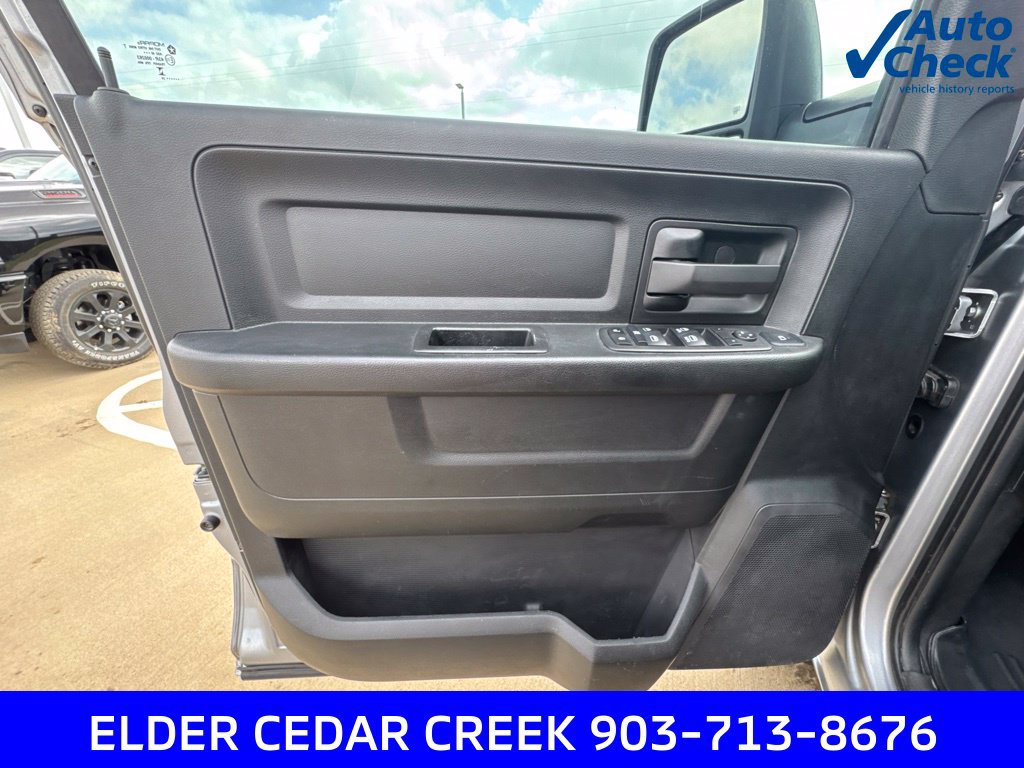 Used 2024 RAM 3500 Tradesman w/ Chrome Appearance Group AWD/4WD image 13
