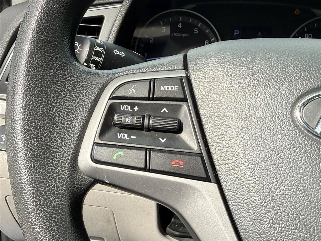 Used 2018 Hyundai Elantra SEL FWD image 21