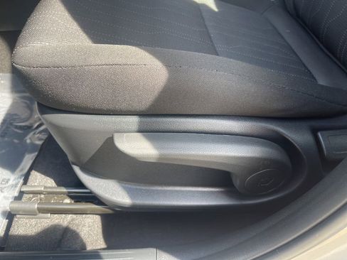 Certified 2023 Hyundai Venue SE w/ Cargo Package FWD image 15
