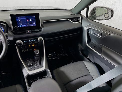 Certified 2025 Toyota RAV4 SE w/ Convenience Package image 20