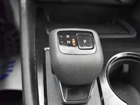 Used 2025 Nissan Rogue SV FWD image 34