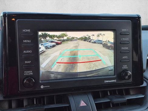 Used 2021 Toyota RAV4 LE AWD/4WD image 19