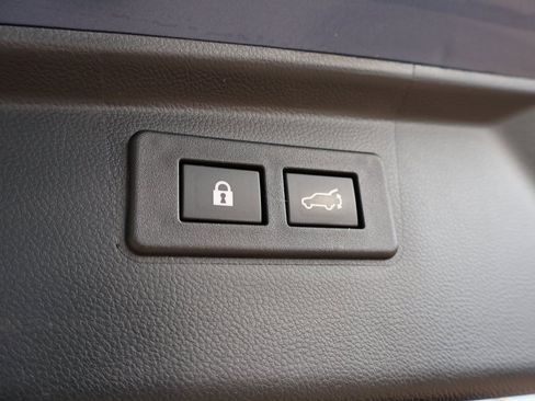 Used 2021 Subaru Outback Touring XT image 17