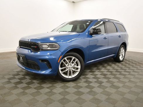Used 2025 Dodge Durango GT AWD/4WD image 2