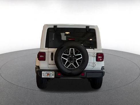 Used 2025 Jeep Wrangler Unlimited Sahara AWD/4WD image 10
