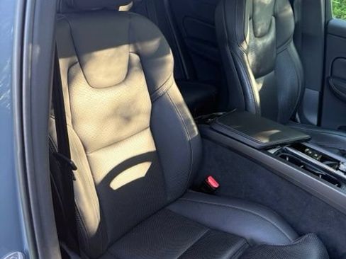 Used 2022 Volvo XC60 B5 Inscription w/ Climate Package AWD/4WD image 18