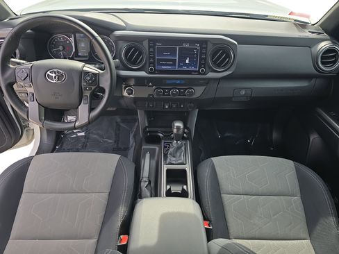 Used 2021 Toyota Tacoma TRD Sport image 9