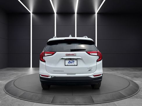 Used 2022 GMC Terrain SLT AWD/4WD image 5