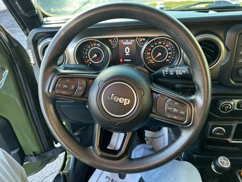 Used 2021 Jeep Wrangler Unlimited Sport image 15