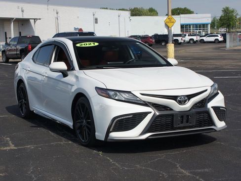 Used 2021 Toyota Camry XSE FWD image 23